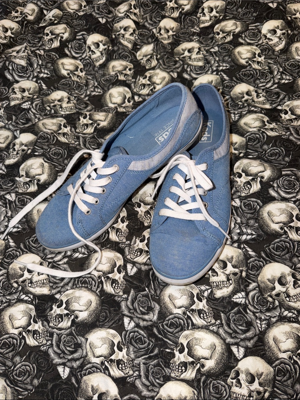 Rare Vintage Keds Light Blue Canvas Lace-Up Sneakers in Ladies size 9